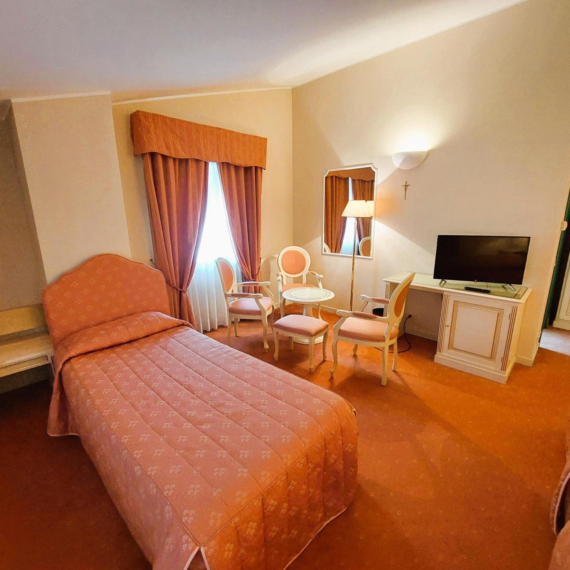 Albergo Ristorante Bigiu Sant'Omobono Imagna Exterior foto